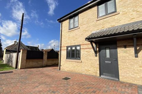 3 bedroom semi-detached house to rent, Blind Lane, Sawtry