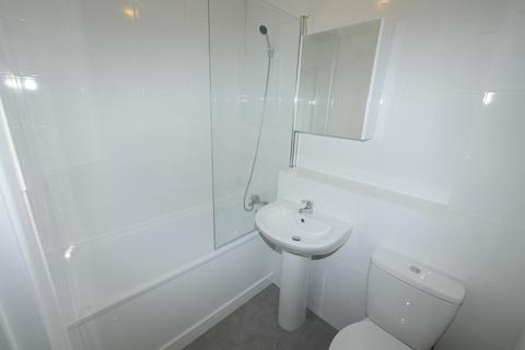 1 bedroom apartment for sale - Gresham Road, Staines-upon-Thames, TW18