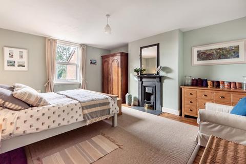 135 Bargates, Leominster, HR6 8QS