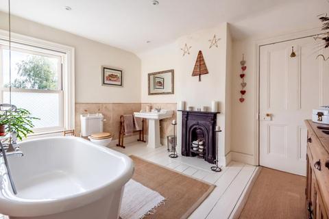 135 Bargates, Leominster, HR6 8QS