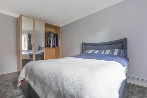 8 Kings Keep, Kingston Upon Thames, KT1 2HP