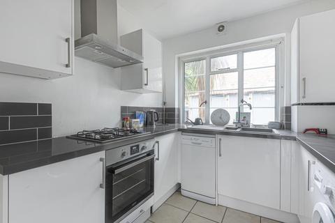 8 Kings Keep, Kingston Upon Thames, KT1 2HP