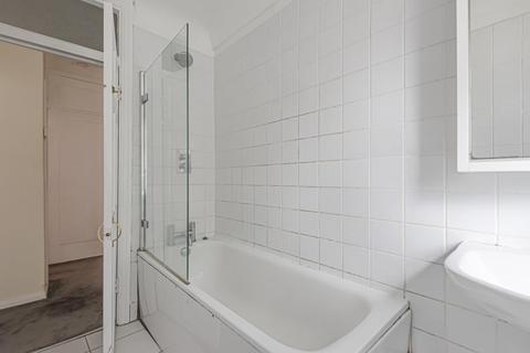 8 Kings Keep, Kingston Upon Thames, KT1 2HP