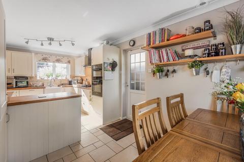 12 Cottage Grounds, Stone, Aylesbury, HP17 8NQ