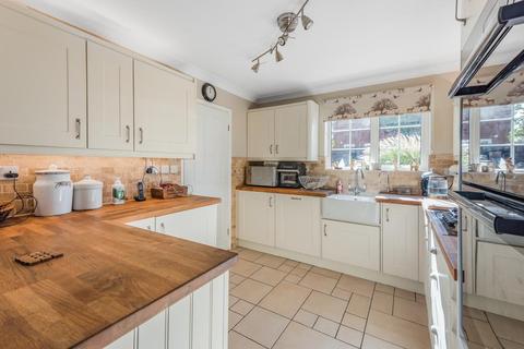 12 Cottage Grounds, Stone, Aylesbury, HP17 8NQ