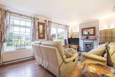 12 Cottage Grounds, Stone, Aylesbury, HP17 8NQ