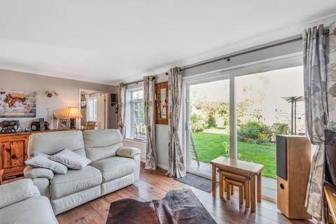 12 Cottage Grounds, Stone, Aylesbury, HP17 8NQ