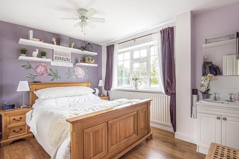 12 Cottage Grounds, Stone, Aylesbury, HP17 8NQ