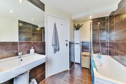 Flat 3, 11 Albury Street, London, SE8 3PT