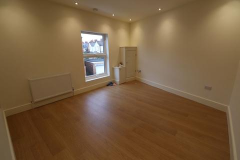 2 bedroom flat to rent, Florence Road, Northampton NN1