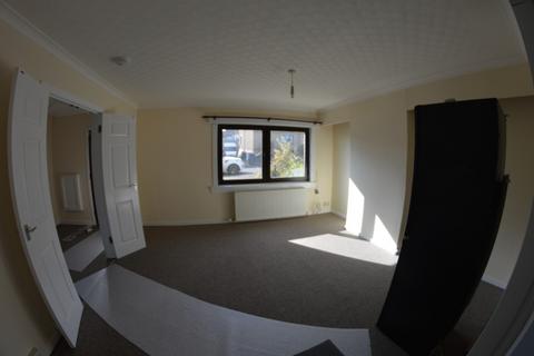 3 bedroom terraced house to rent, Keltyhill Crescent, Kelty, KY4