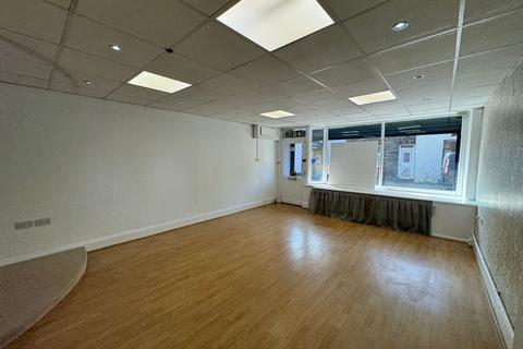 Retail property (high street) to rent, Waunrhydd Road Tonyrefail - Porth