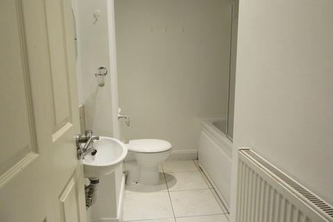 3 bedroom flat to rent, 4 Alness Road, Whalley Range, Manchester, M16
