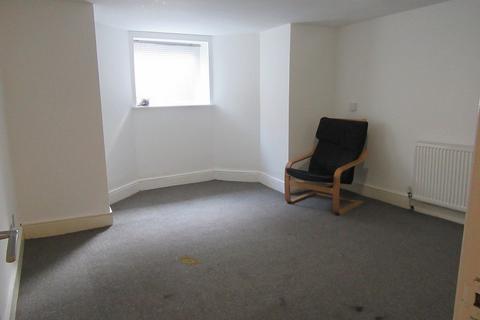 3 bedroom flat to rent, 4 Alness Road, Whalley Range, Manchester, M16