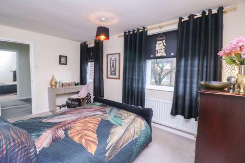2 bedroom terraced house to rent, Berryhill Close, Blaydon