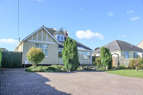 8 Charlton Road, Shepton Mallet, BA4 5NY