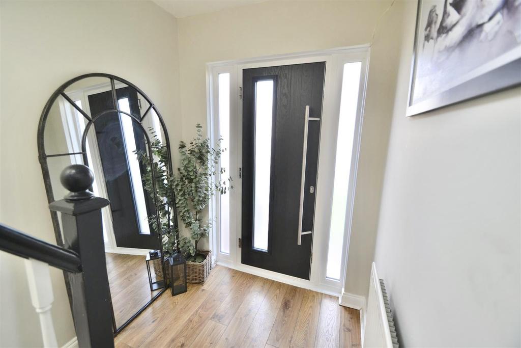 Harewood Crescent, West Monkseaton 3 bed semidetached house £250,000