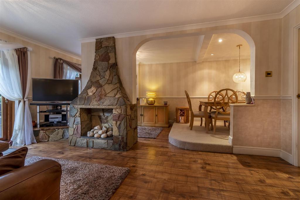 Lounge 5.jpg