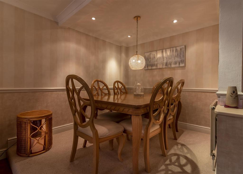 Dining 1.jpg