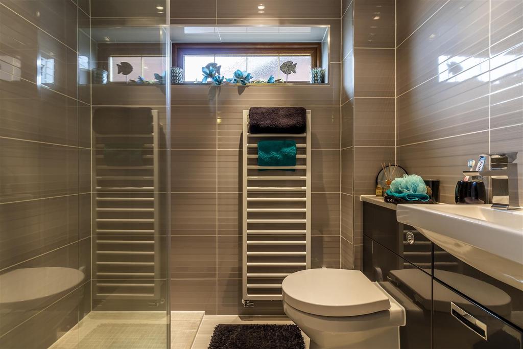 Shower Room 1.jpg