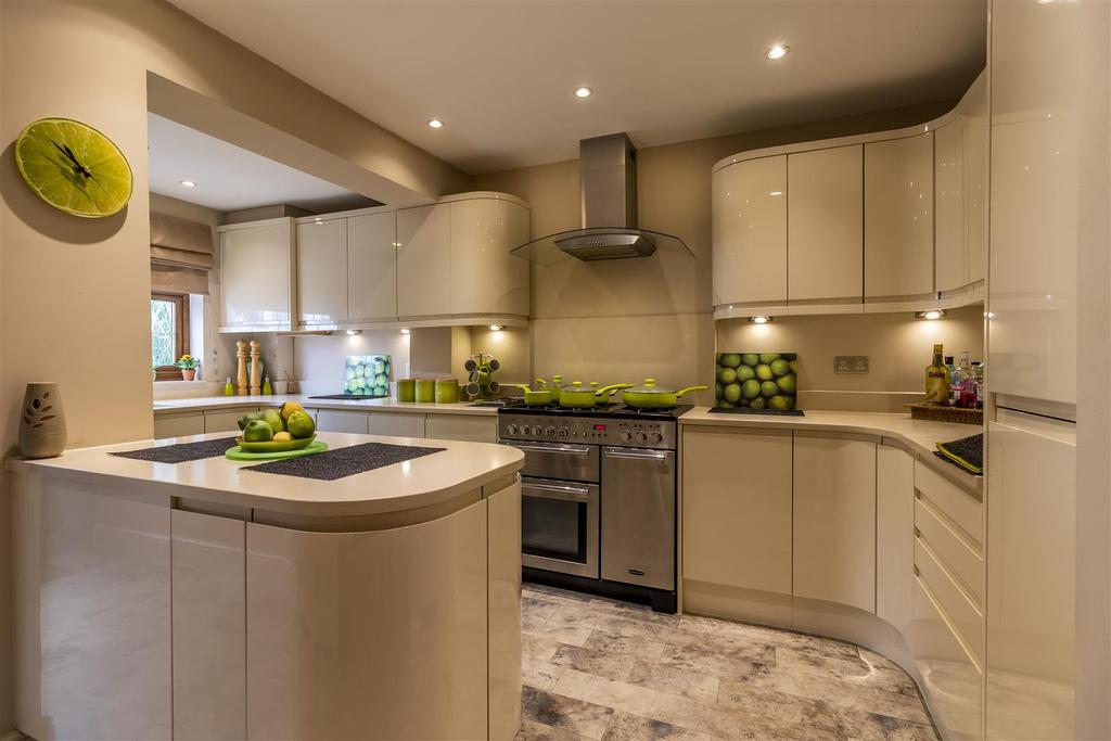 Kitchen 1.jpg