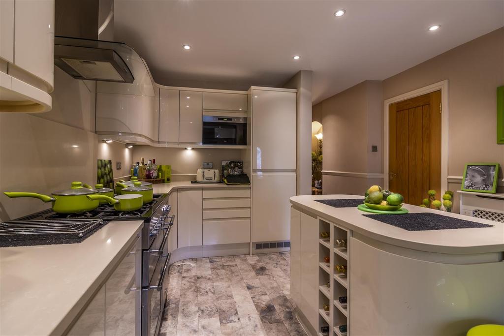 Kitchen 4.jpg