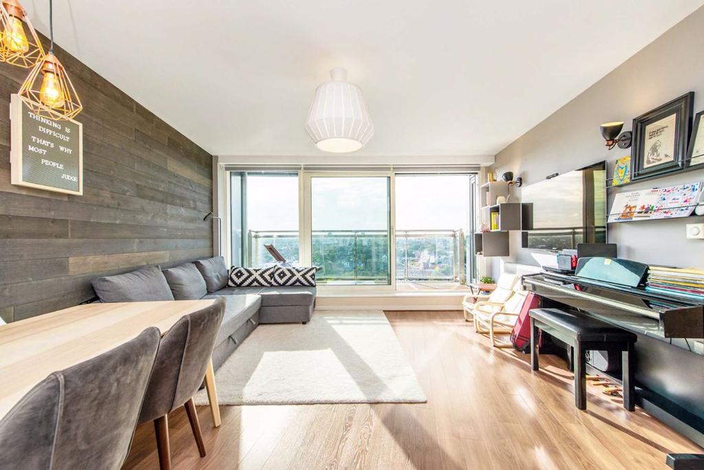Argento Tower, London, SW18 2 bed flat £470,000