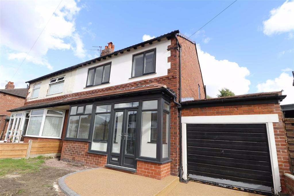 Daventry Road, Chorlton, Manchester, M21 3 bed semidetached house £