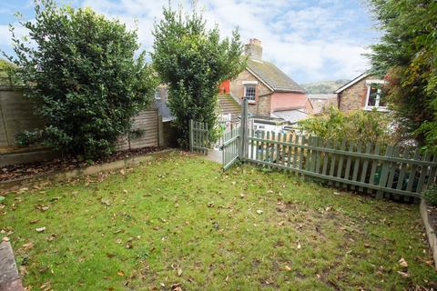 6 Castlemount Road, Dover, CT16 1SP