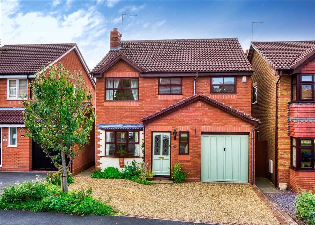 25, Penleigh Gardens, Wombourne, Wolverhampton, South Staffordshire, WV5 4 bed detached house