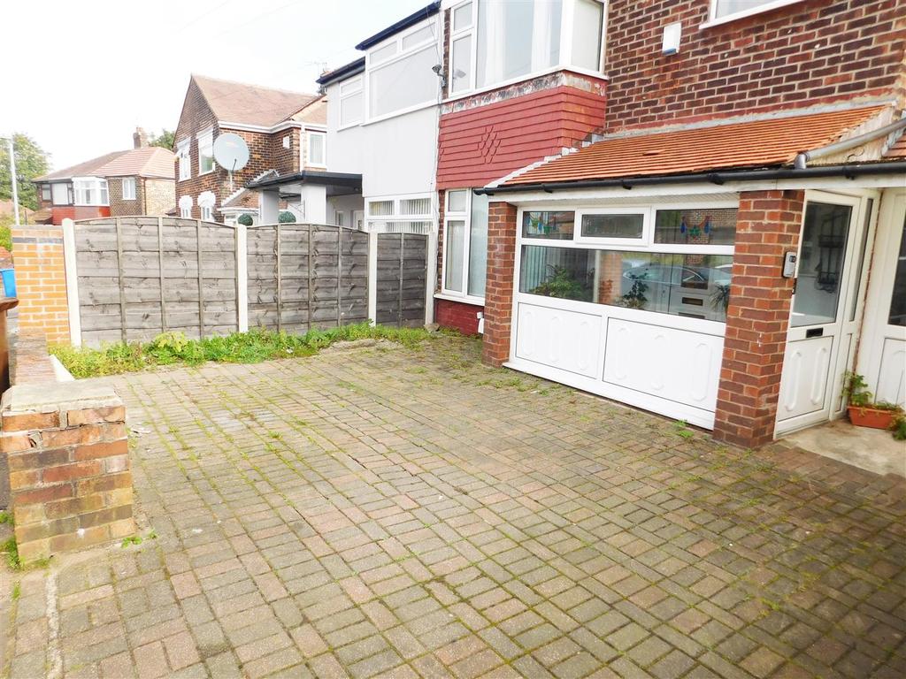 Windsor Crescent, Prestwich, Manchester 3 bed semidetached house £