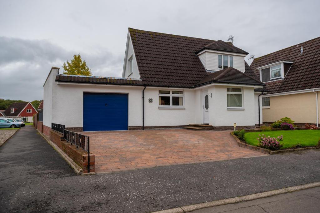 8 Kirktoun Gardens, Tillicoultry... 3 bed detached house £224,995