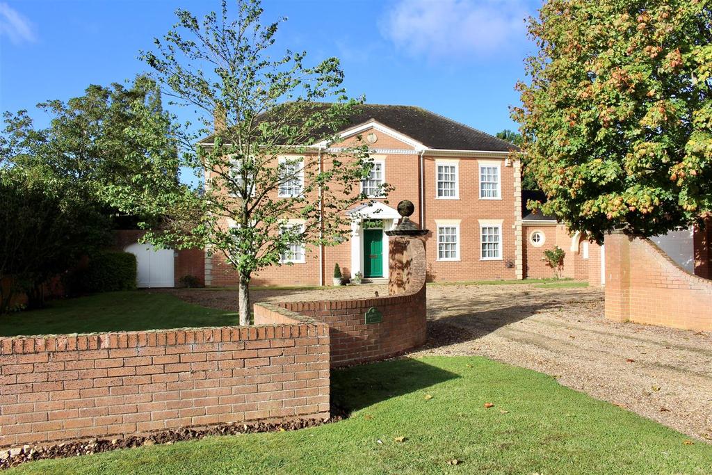 Main Road, Long Bennington, Newark 4 bed detached house £625,000