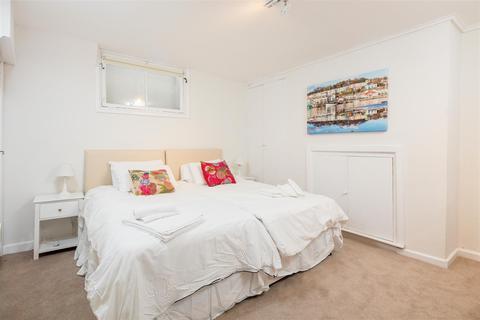 6 Bruton Place, Bristol, BS8 1JN