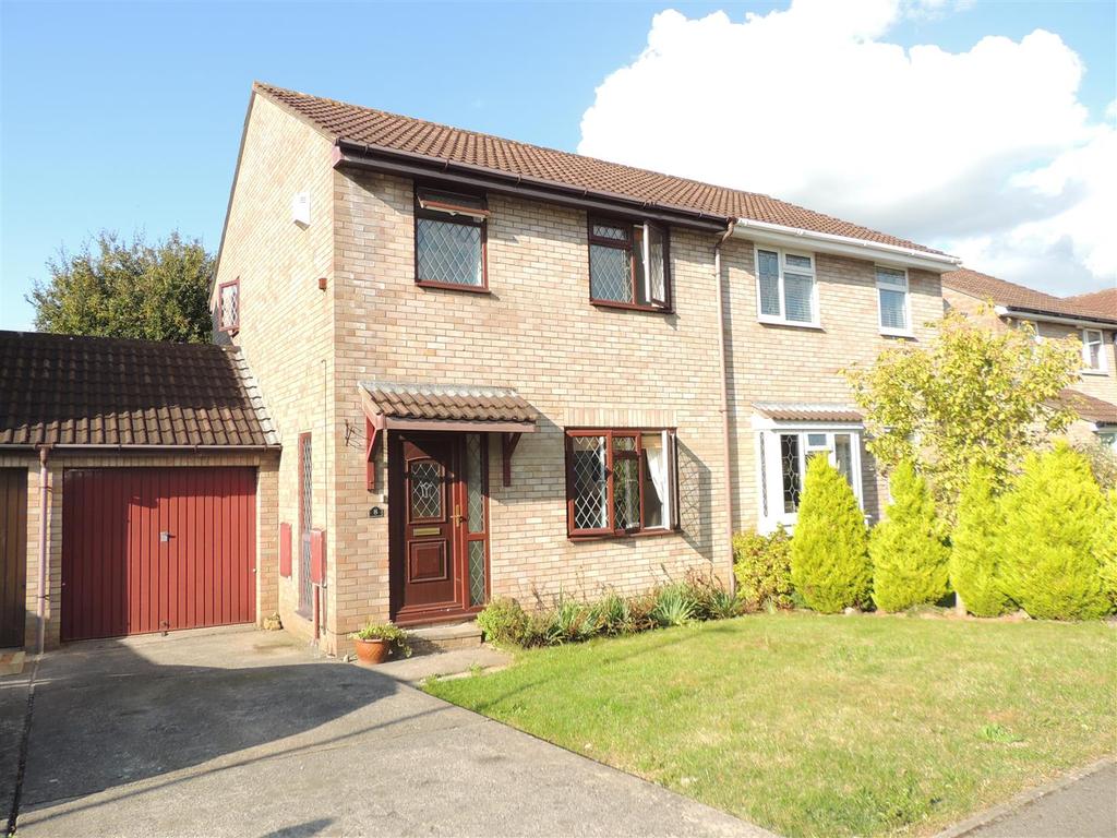 Crescent, North Common, Bristol 3 bed semidetached house £
