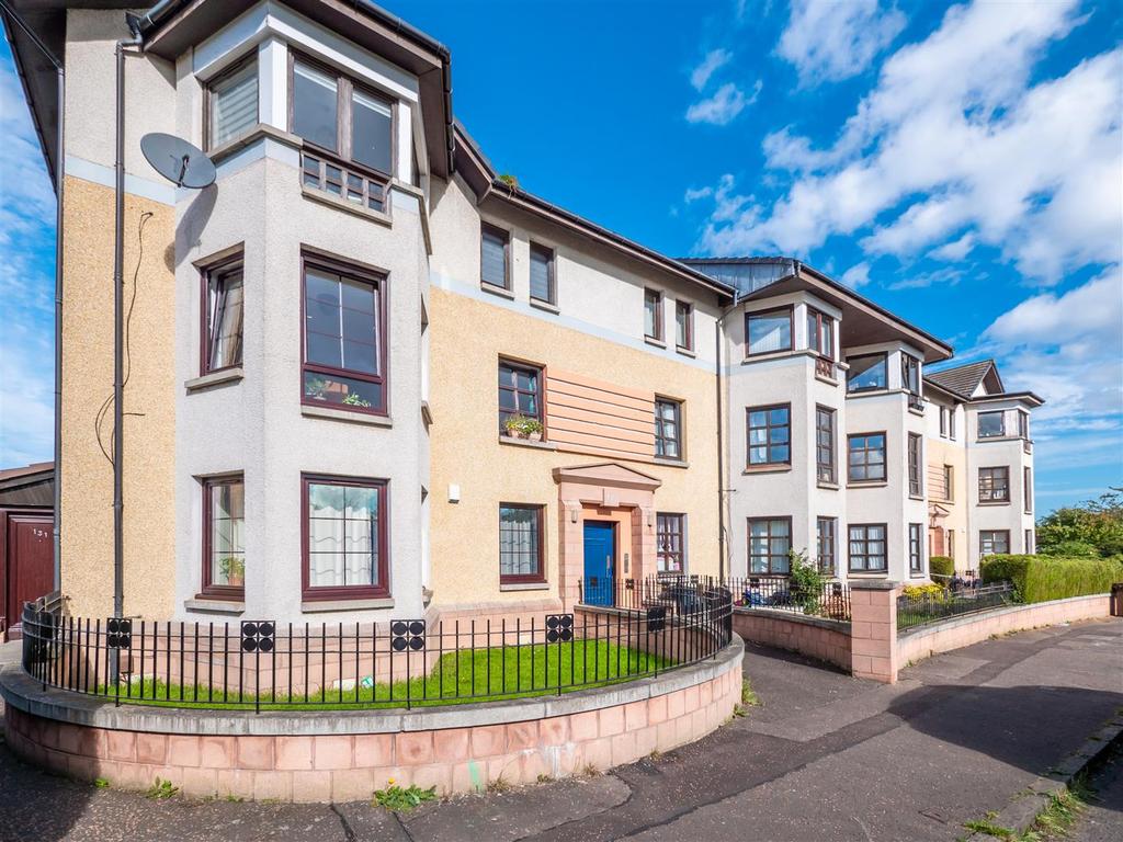 133/4 Craigmillar Castle Avenue... 2 bed property £125,000