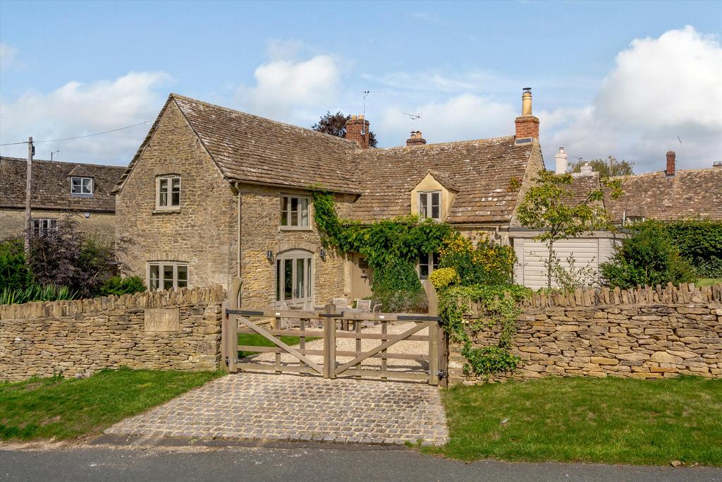 Cricklade Street, Poulton, Cirencester, Gloucestershire, GL7 3 bed semi