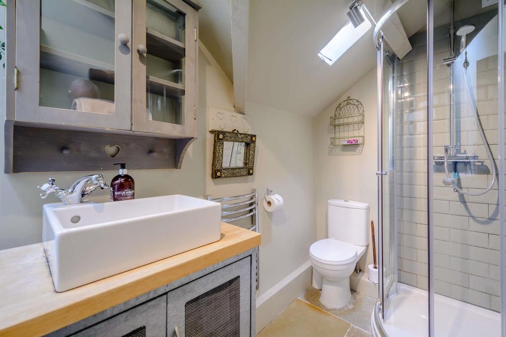 Cloakroom/Shower Roo