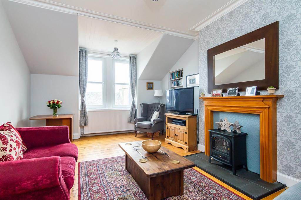 Fowler Terrace, Polwarth, Edinburgh, EH11 3 bed flat £250,000