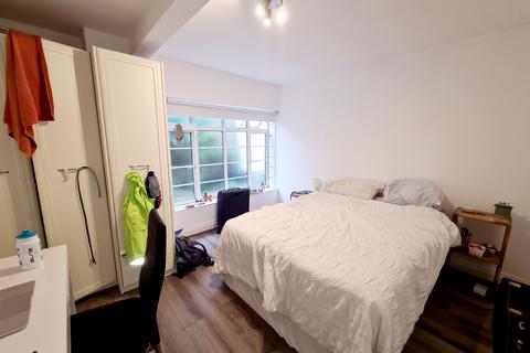 4 bedroom flat to rent, Durfee House, Bickerton Road, Archway, N19