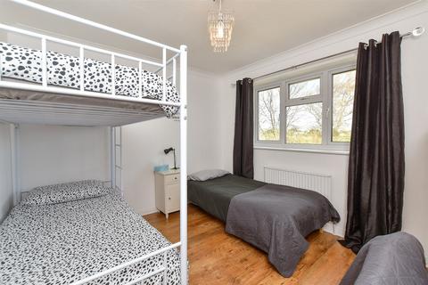 20 Ashmore Close, Peacehaven, BN10 8AQ