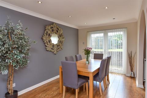 20 Ashmore Close, Peacehaven, BN10 8AQ