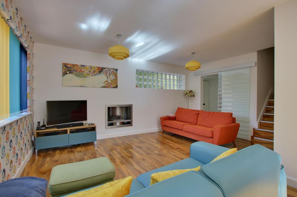 Living Room 13