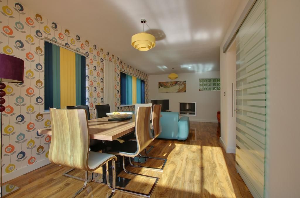 Dining Area 11