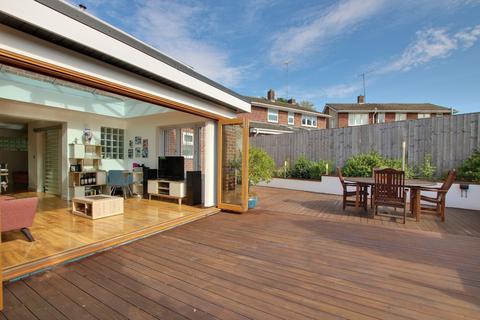 22 River Walk, Southampton, SO18 2DP
