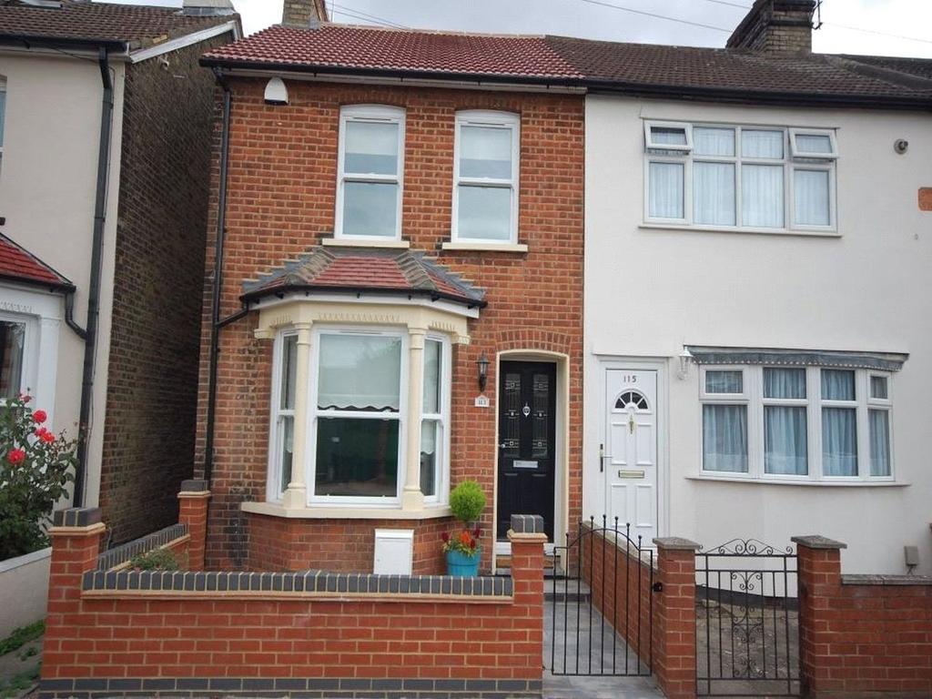 Douglas Road, Hornchurch, RM11 2 bed house £1,400 pcm (£323 pw)