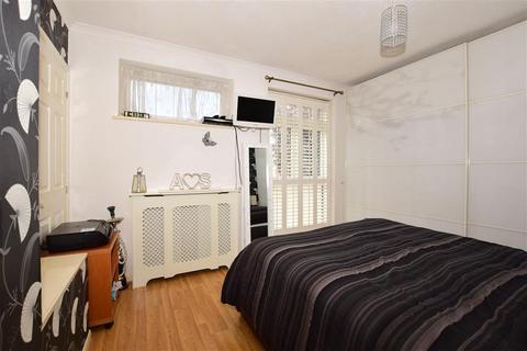 154 Waleton Acres, Wallington, SM6 8PY