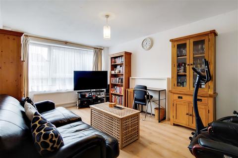 4 Laundry Road, London, W6 8PZ