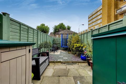 4 Laundry Road, London, W6 8PZ