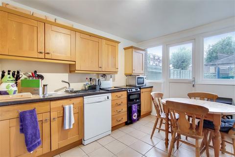 4 Laundry Road, London, W6 8PZ